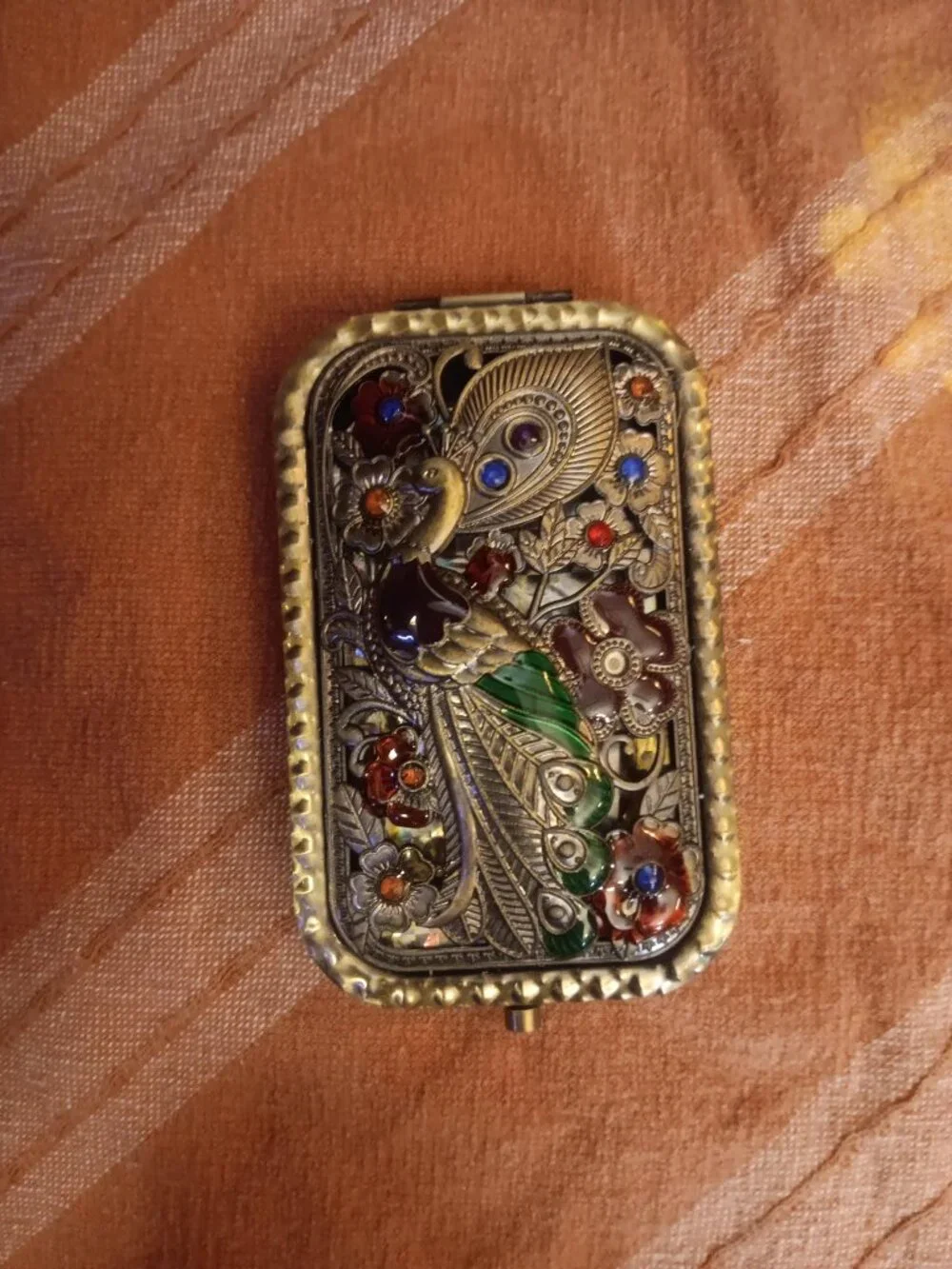N/A peacock metal